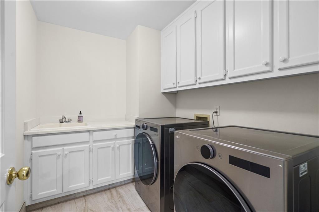 1100 Kensington Court