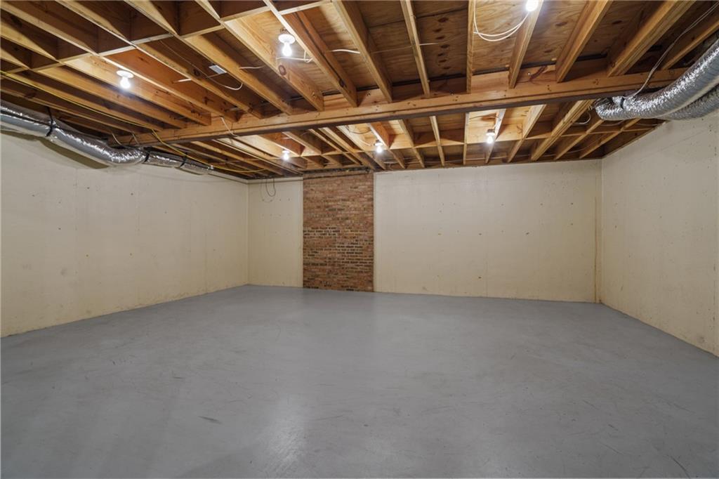 1100 Kensington Court