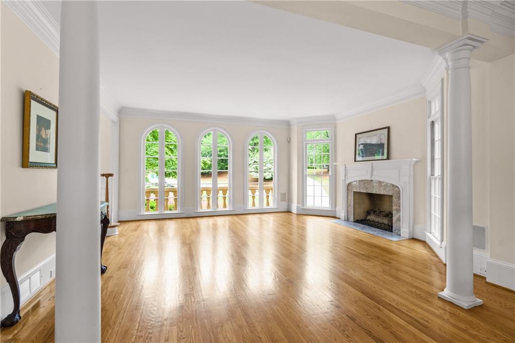 1100 Kensington Court