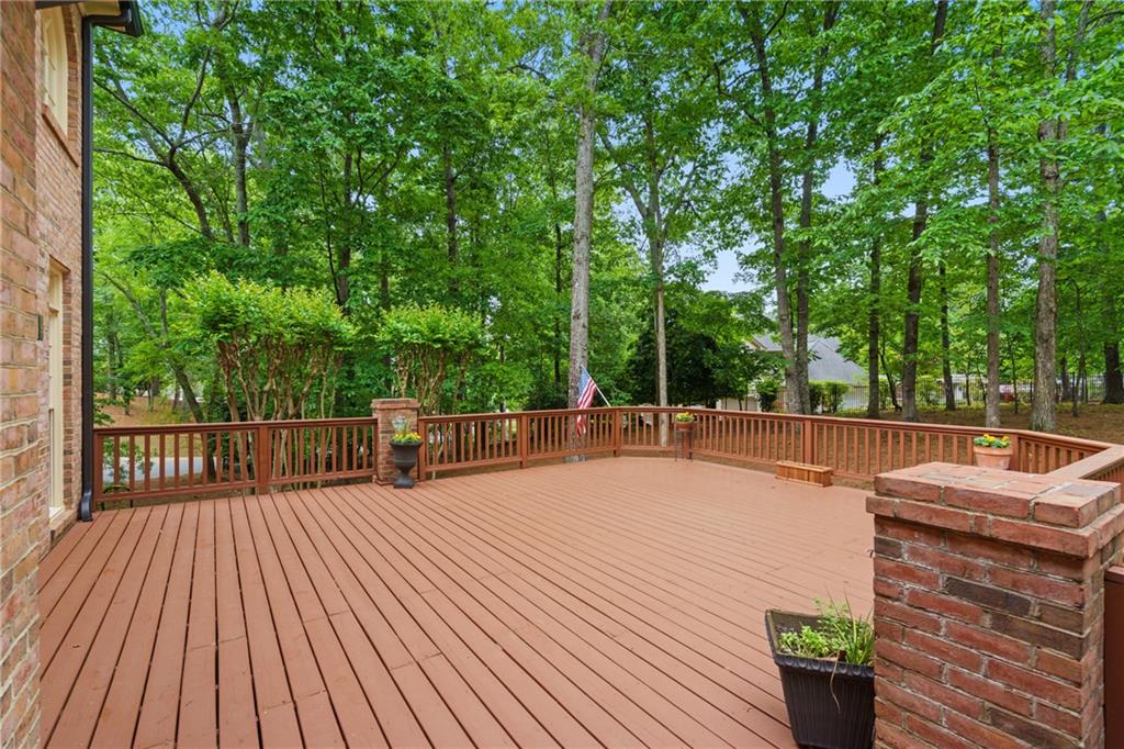 1100 Kensington Court