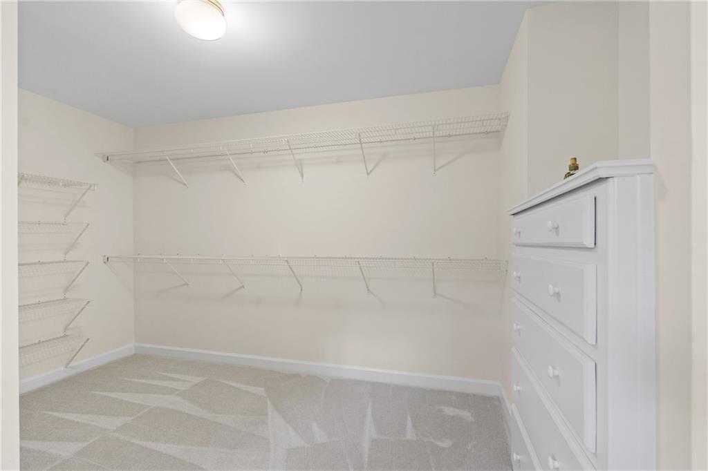 1100 Kensington Court