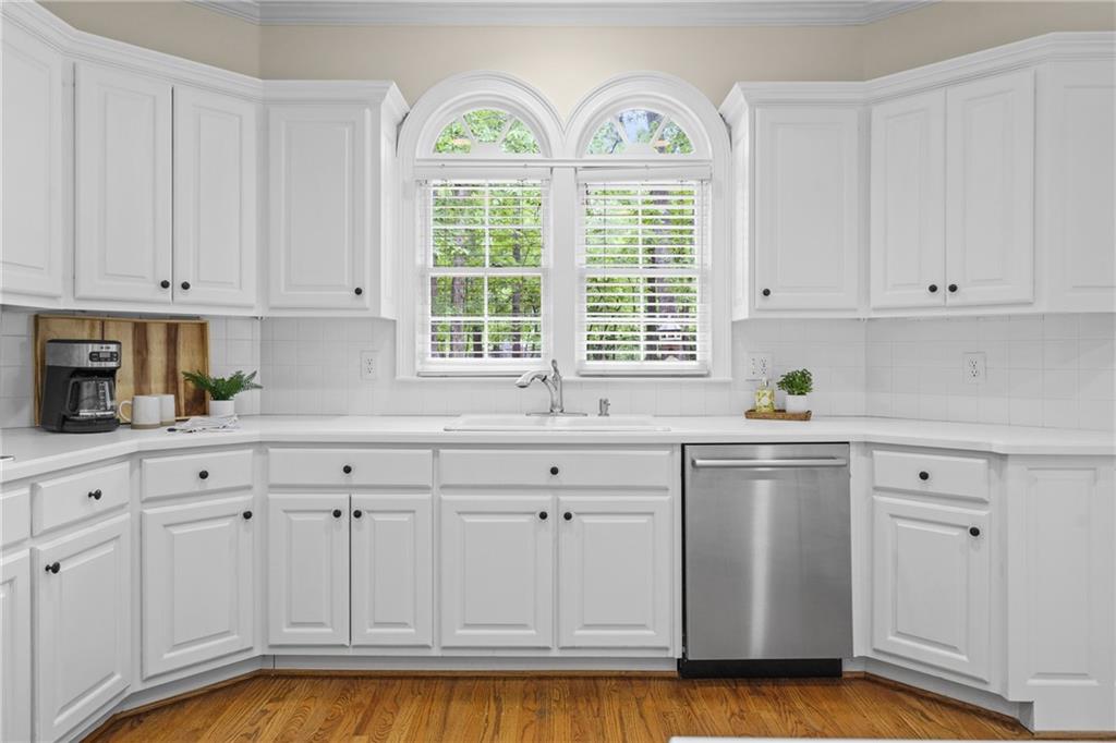 1100 Kensington Court