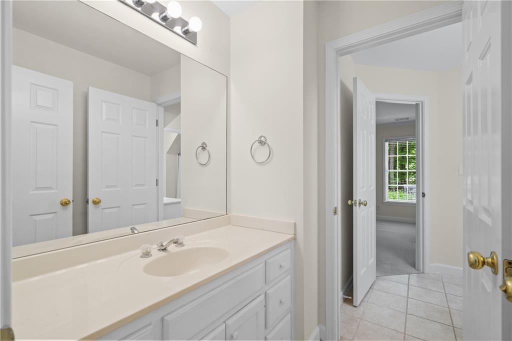 1100 Kensington Court