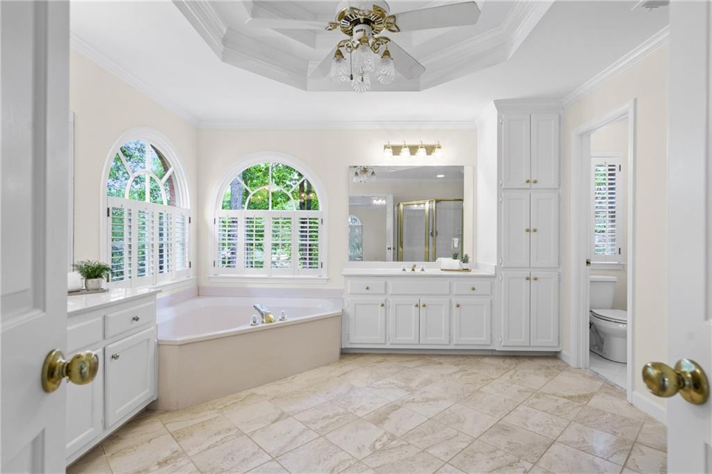 1100 Kensington Court