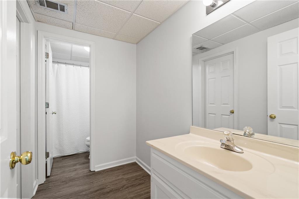 1100 Kensington Court