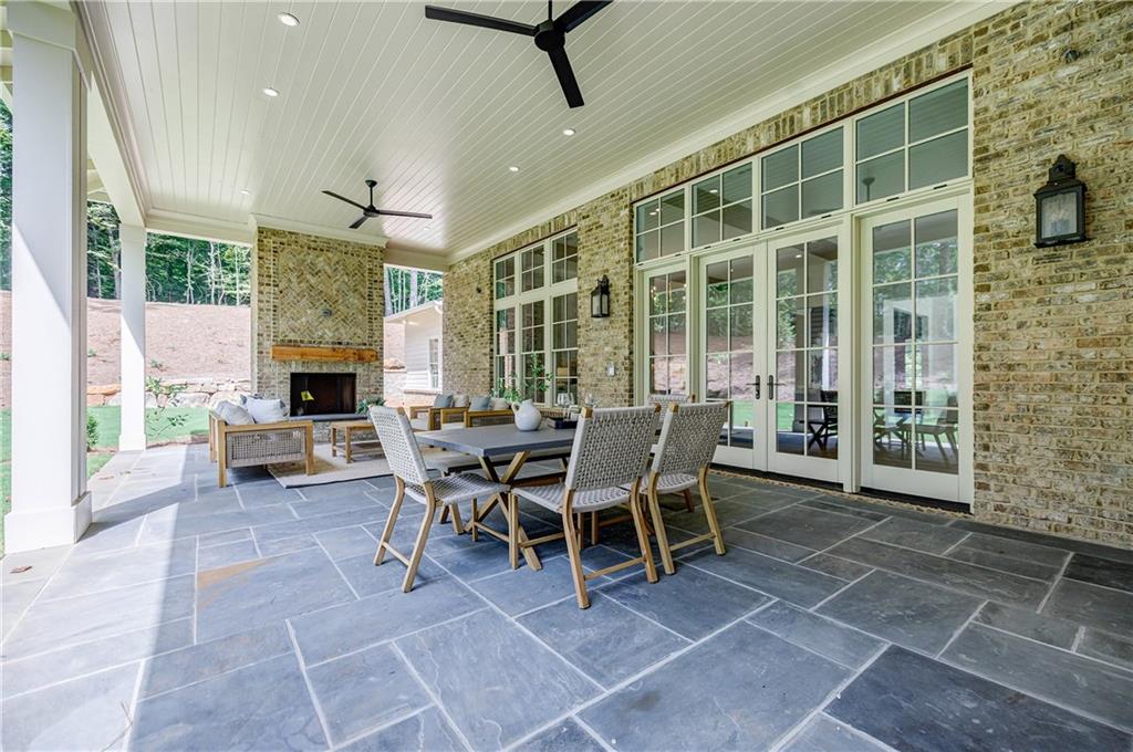 125 Laurel Brook Ln