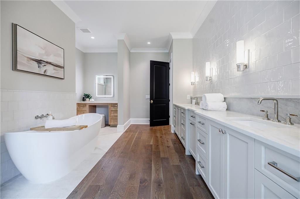 125 Laurel Brook Ln