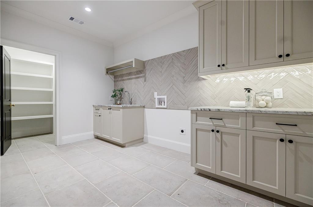 125 Laurel Brook Ln