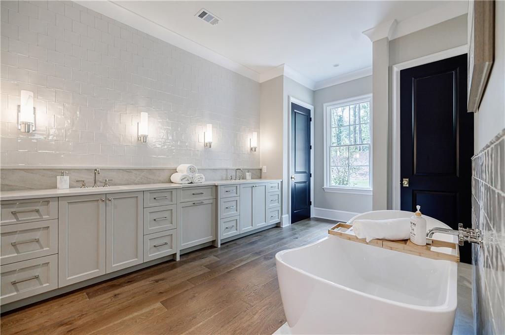 125 Laurel Brook Ln