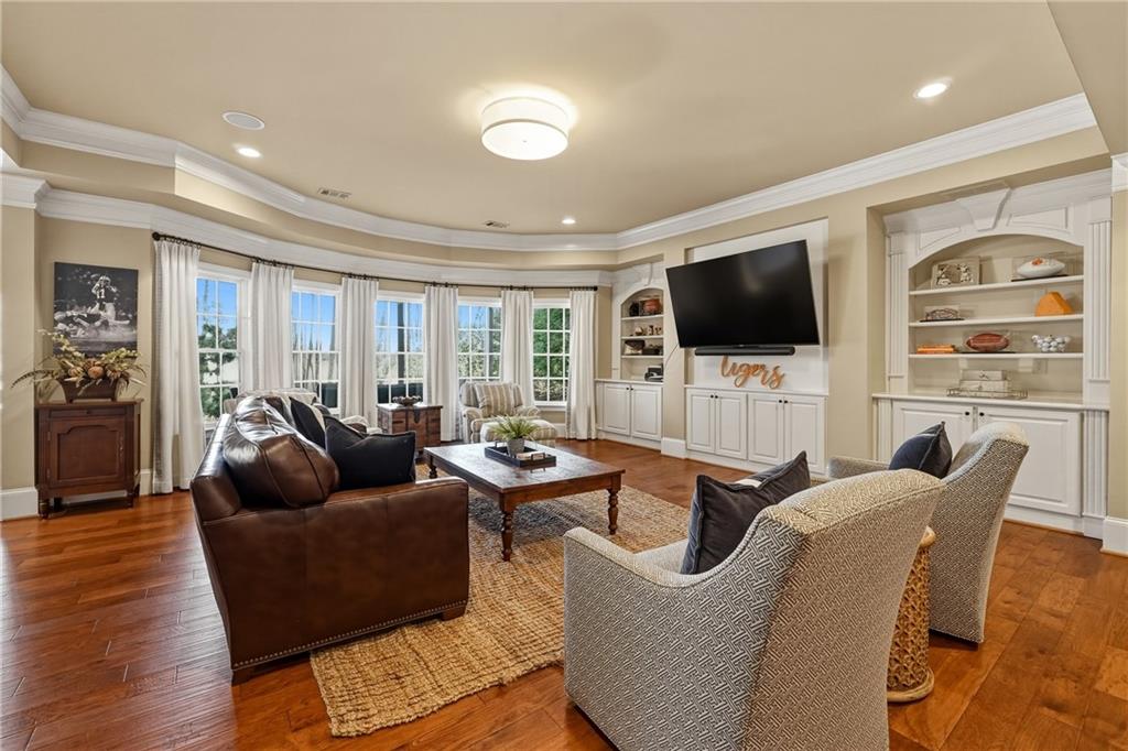 5430 Laurel Oak Drive