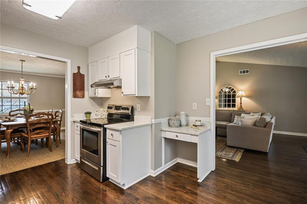 785 E Hembree Crossing