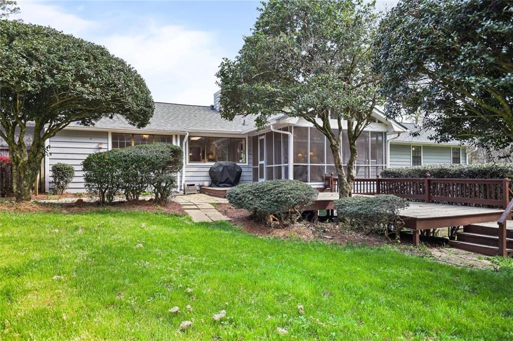 785 E Hembree Crossing