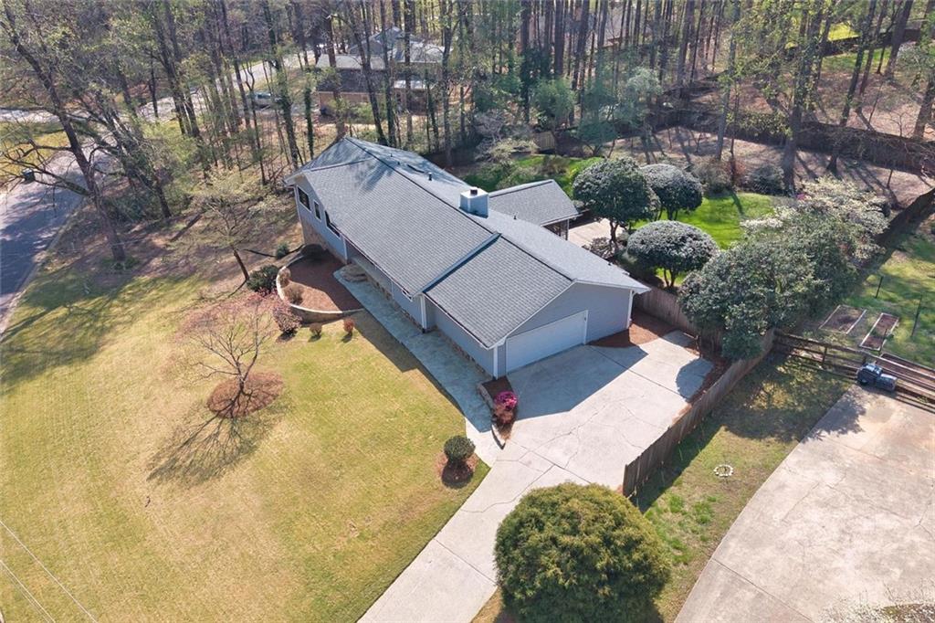 785 E Hembree Crossing