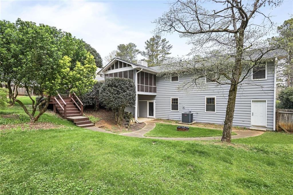 785 E Hembree Crossing