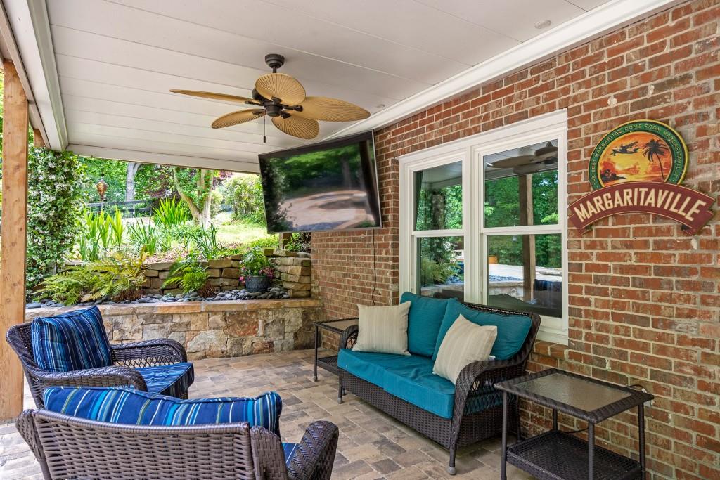 280 Sweet Briar Court