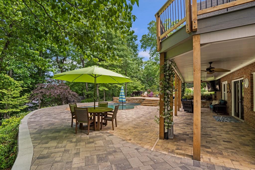 280 Sweet Briar Court