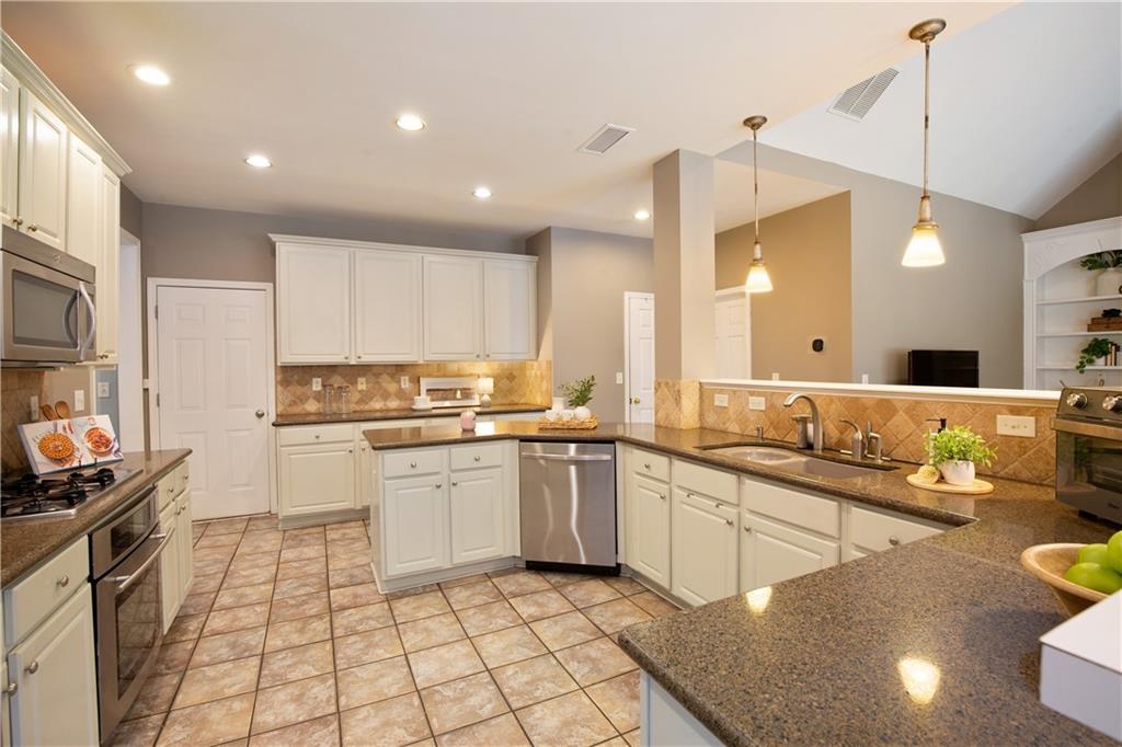 1110 Bascomb Farm Drive