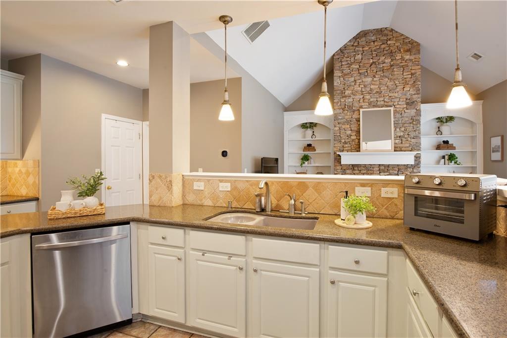1110 Bascomb Farm Drive