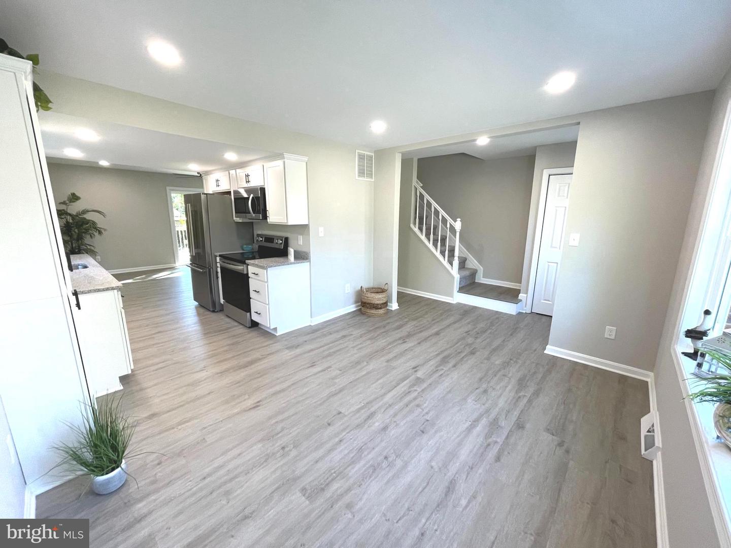 421 Broadwater Rd