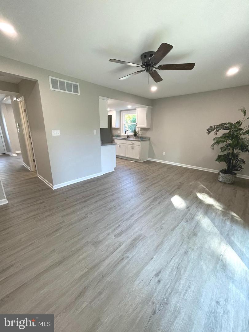 421 Broadwater Rd