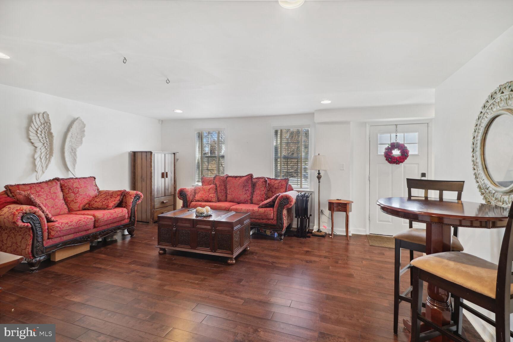 807 Harmony Ave
