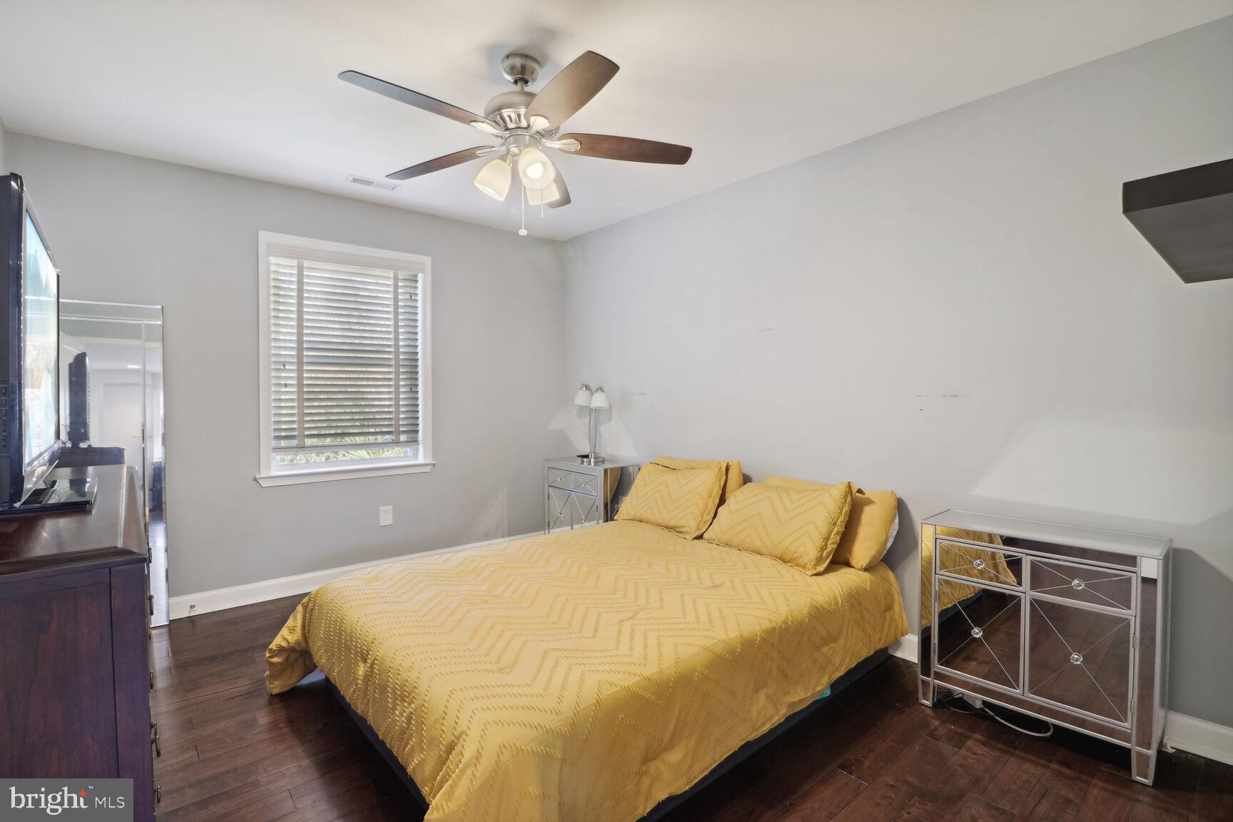 807 Harmony Ave