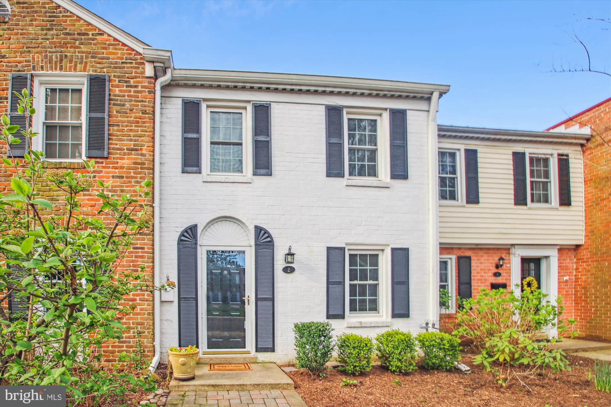 2 Georgetown Ct #1-2