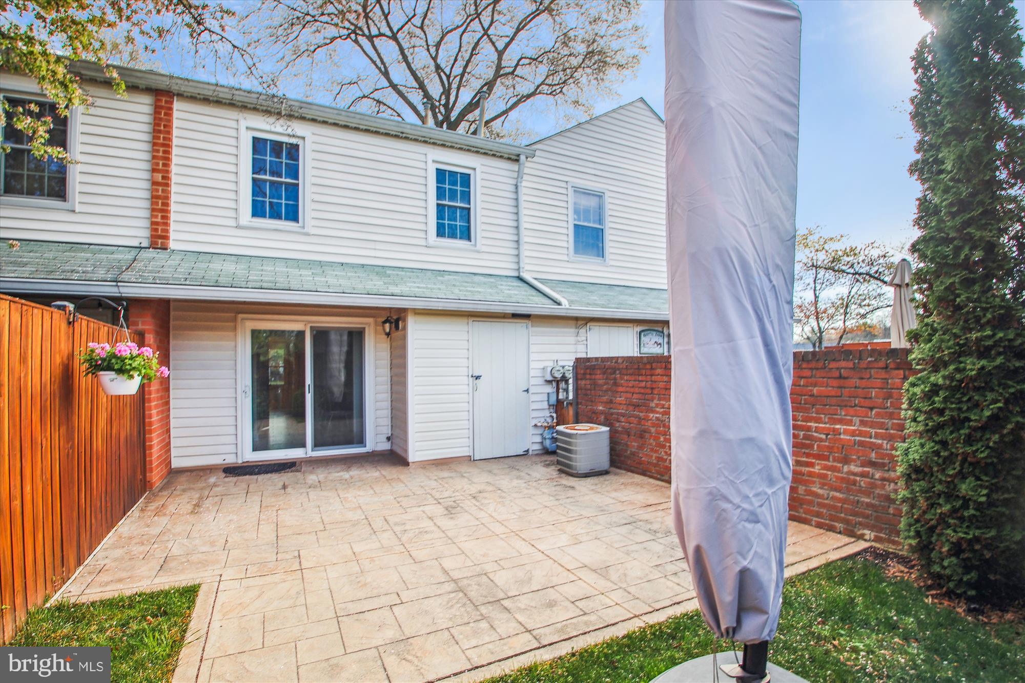 2 Georgetown Ct #1-2