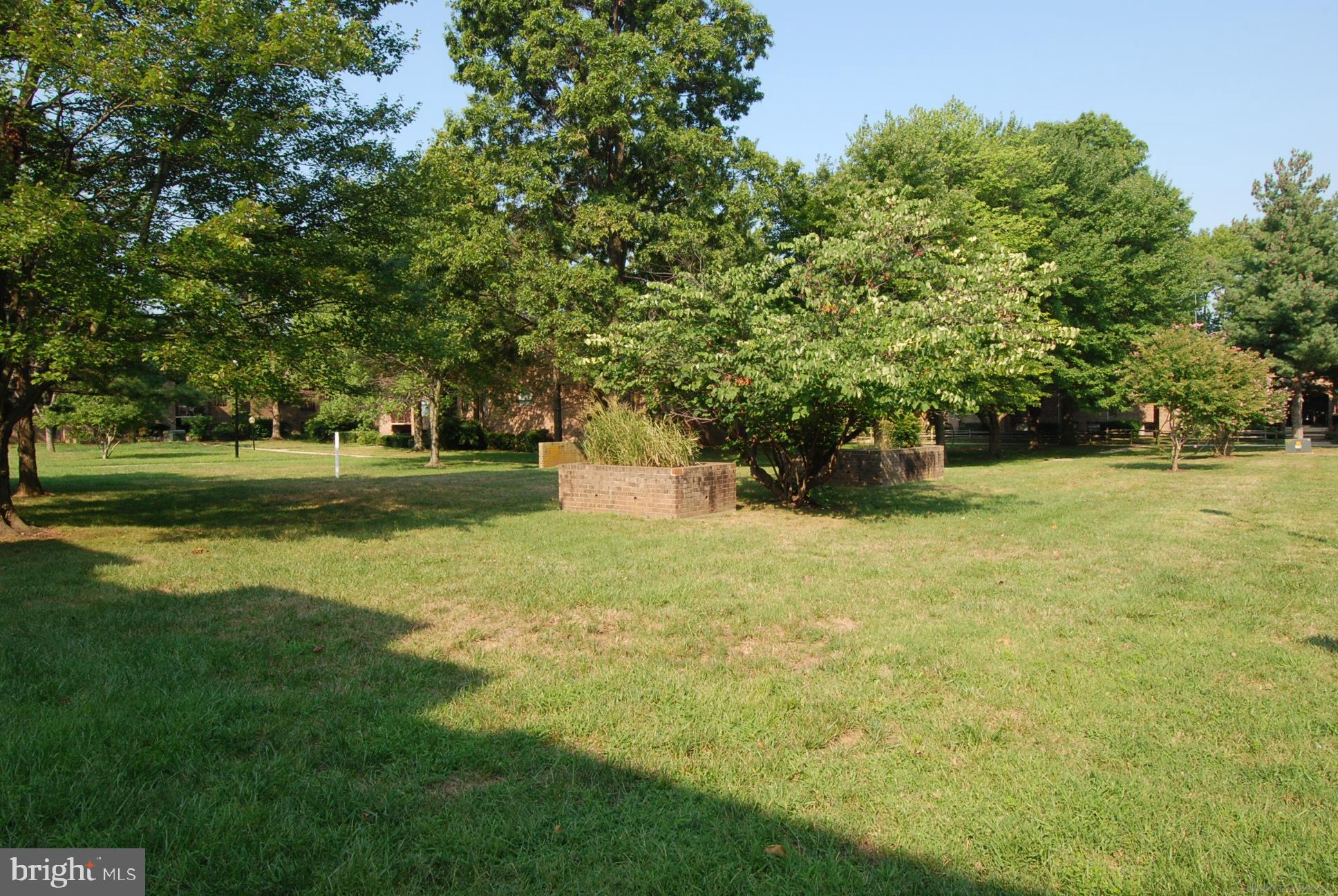 2 Georgetown Ct #1-2