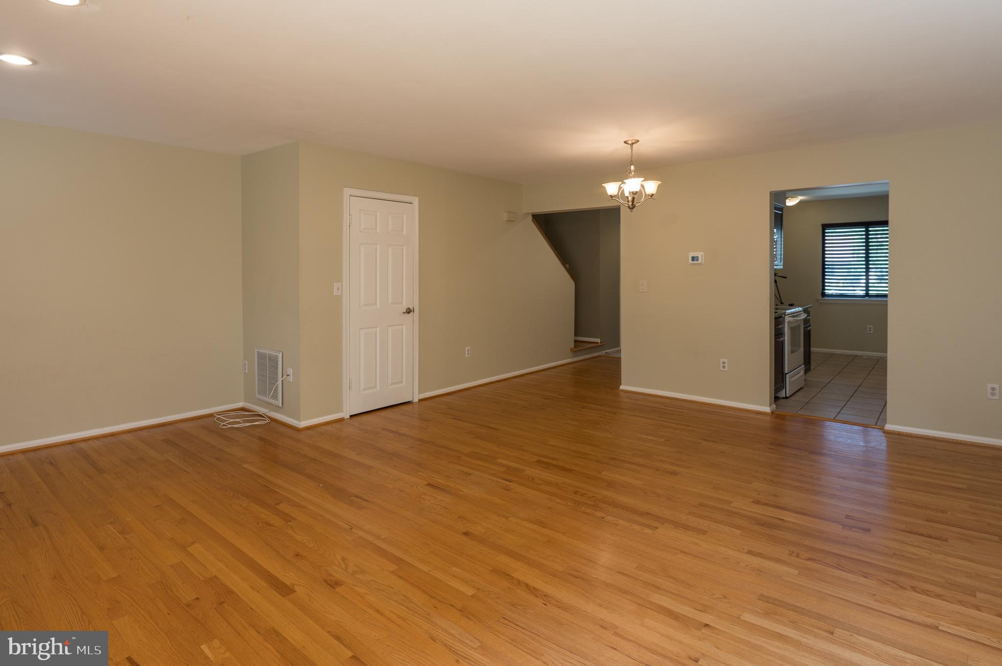 10 MUIR WOODS CT