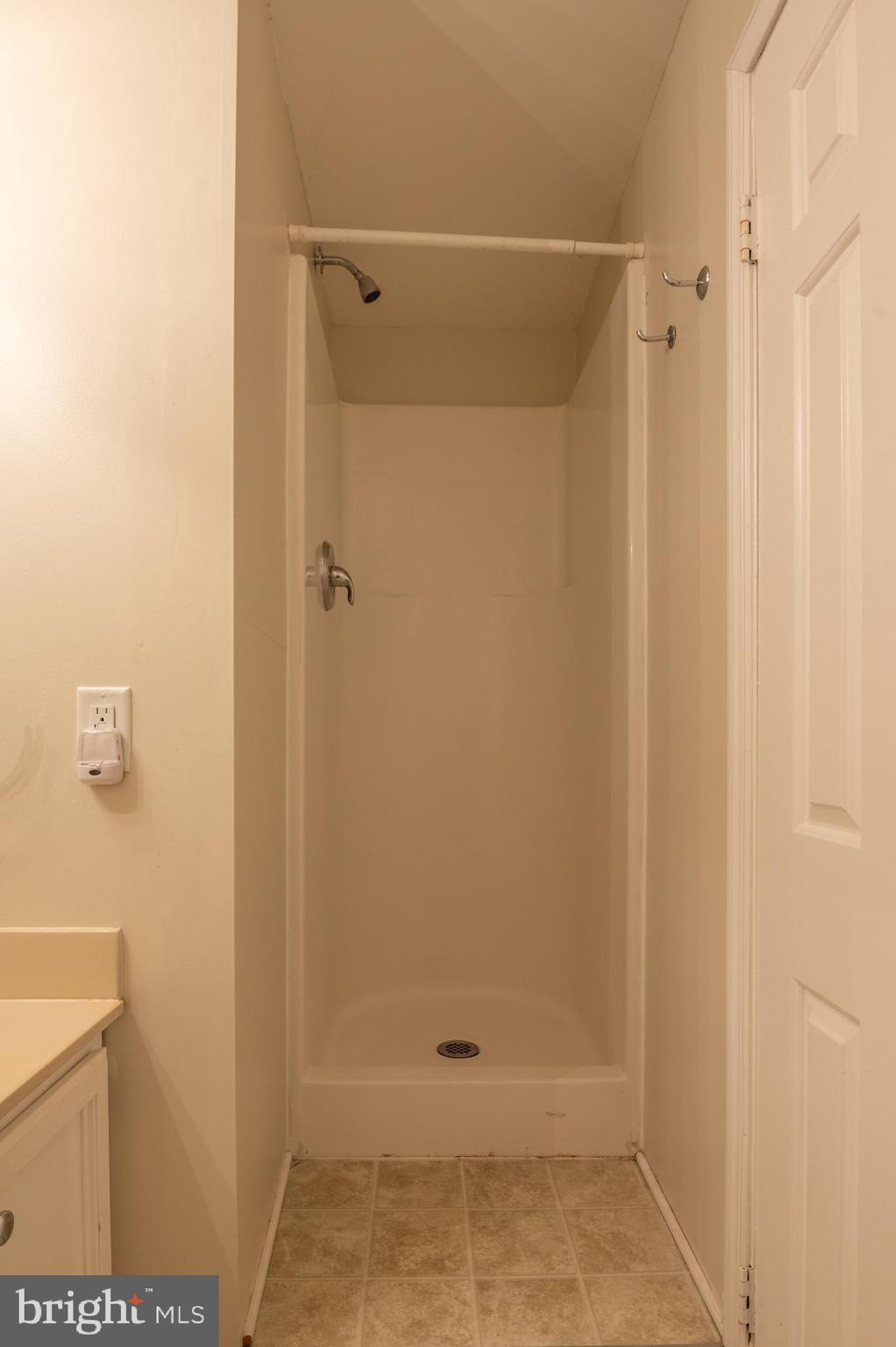 10 MUIR WOODS CT