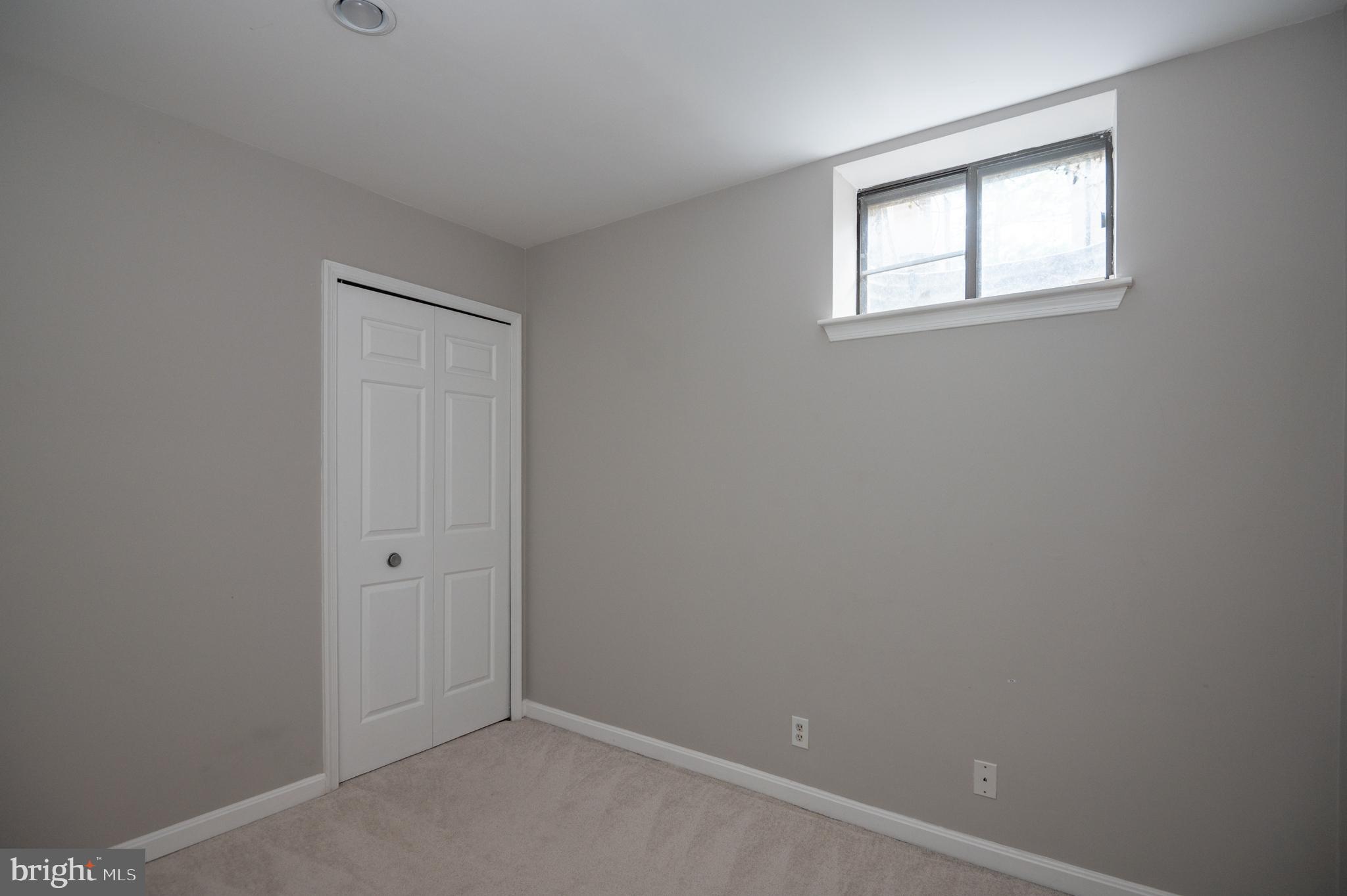 10 MUIR WOODS CT