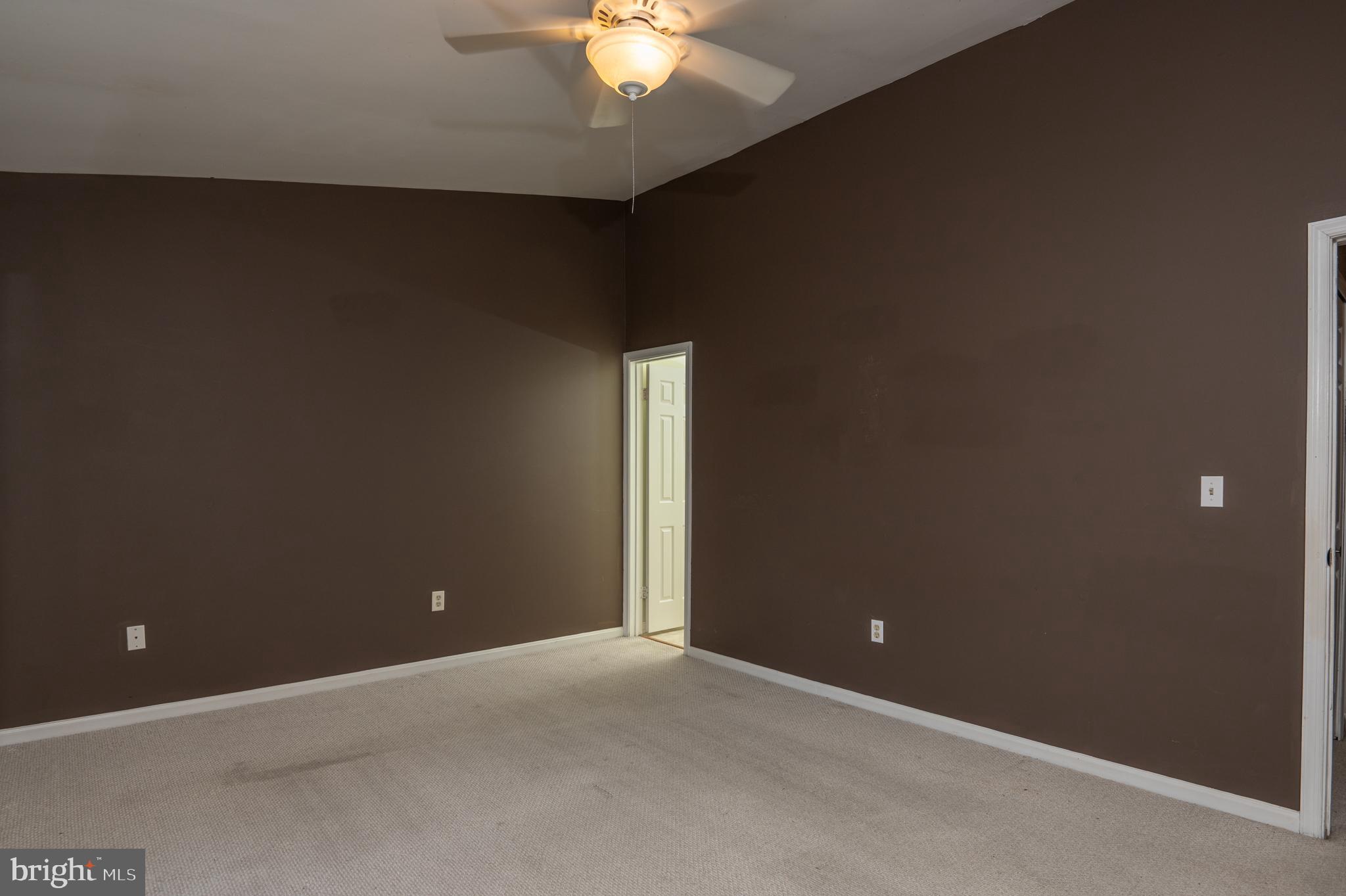 10 MUIR WOODS CT