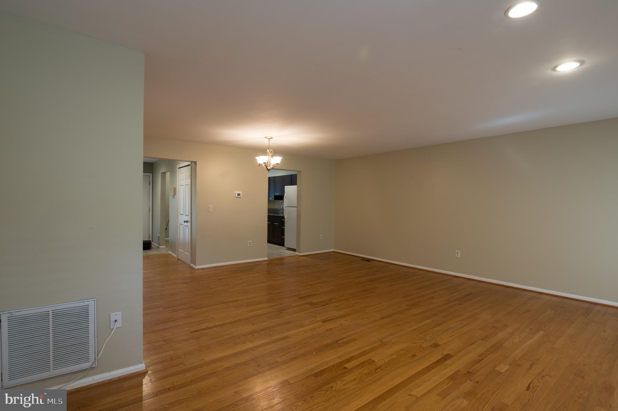 10 MUIR WOODS CT