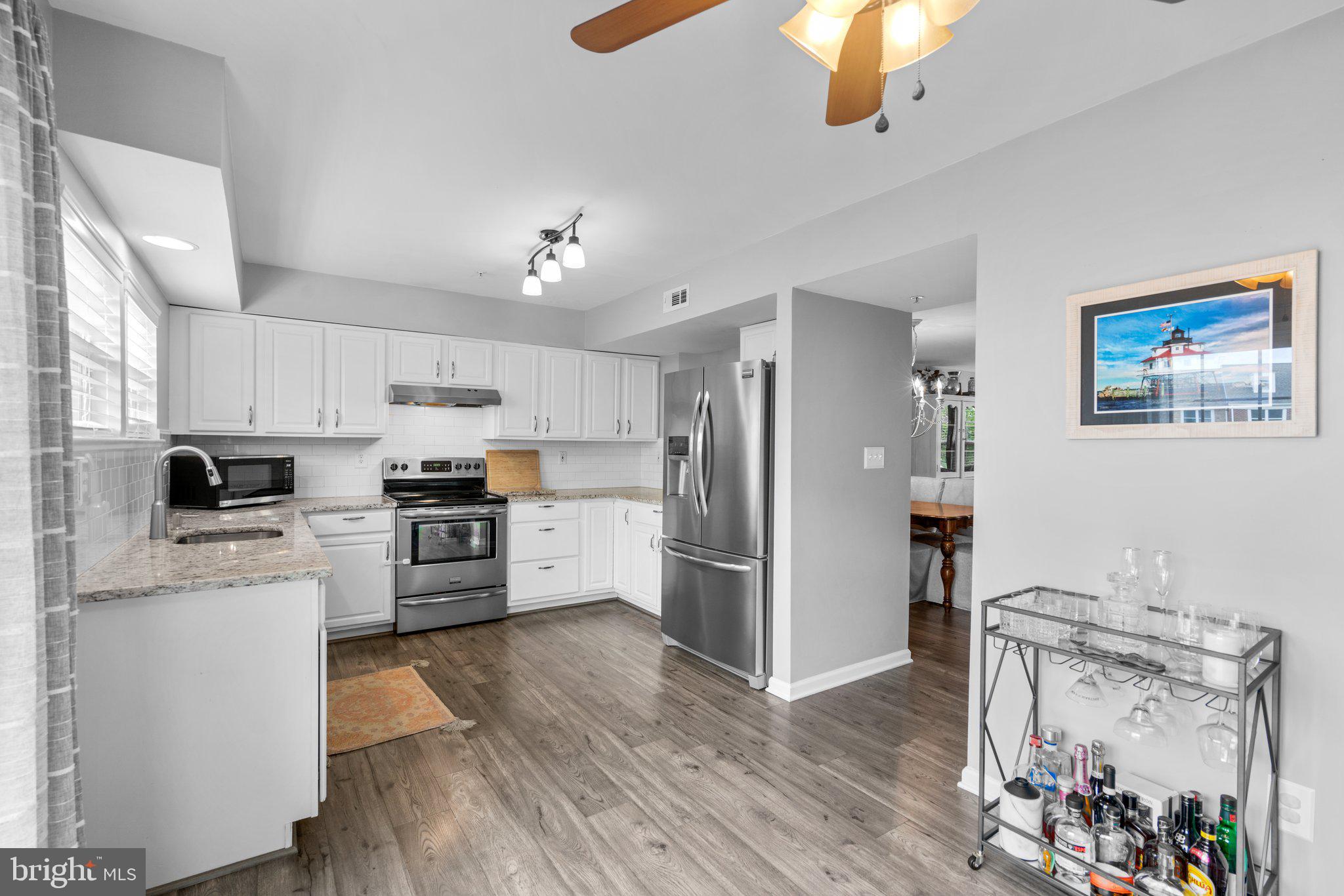 1351 Stoneleigh Ct