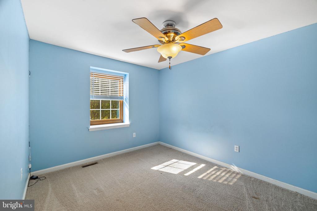 1195 ANNIS SQUAM HARBOUR