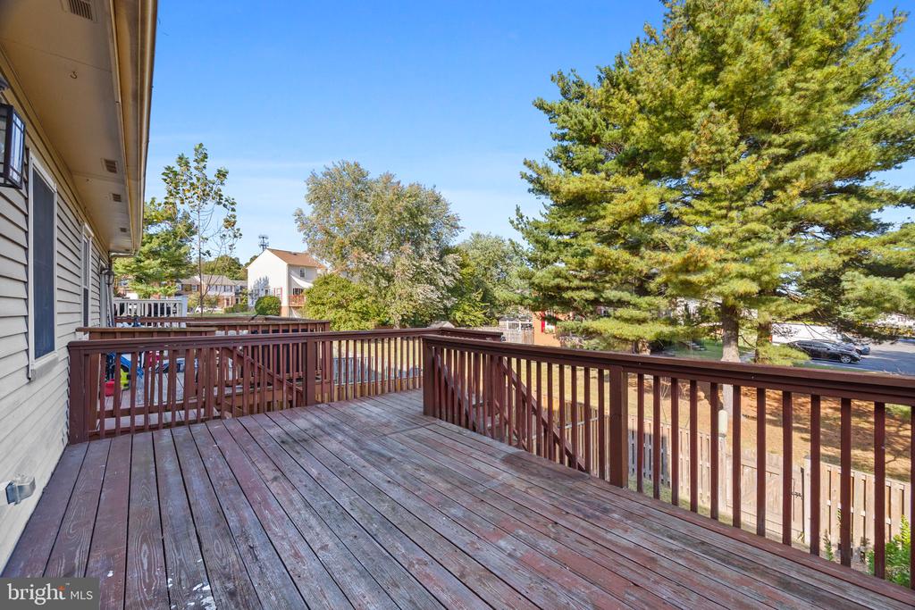 1195 ANNIS SQUAM HARBOUR