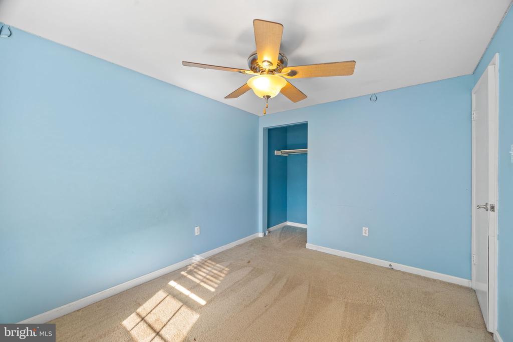 1195 ANNIS SQUAM HARBOUR