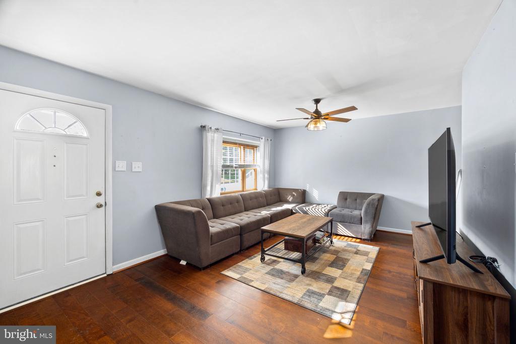 1195 ANNIS SQUAM HARBOUR