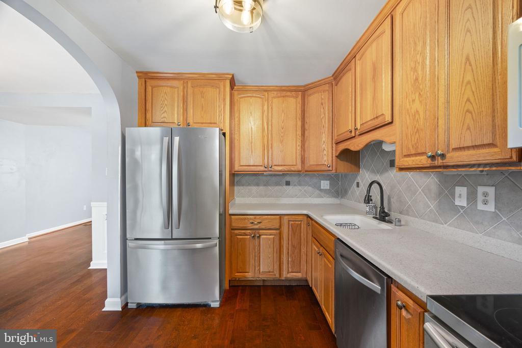 1195 ANNIS SQUAM HARBOUR