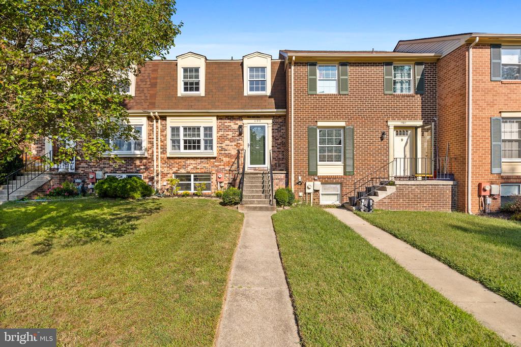 1195 ANNIS SQUAM HARBOUR