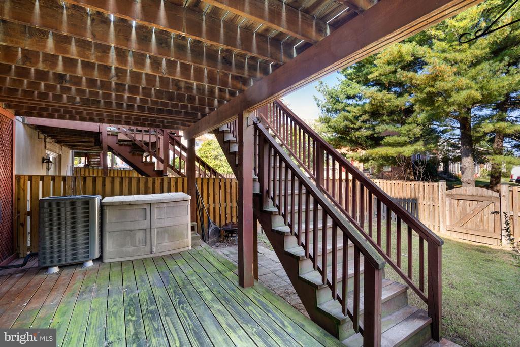 1195 ANNIS SQUAM HARBOUR