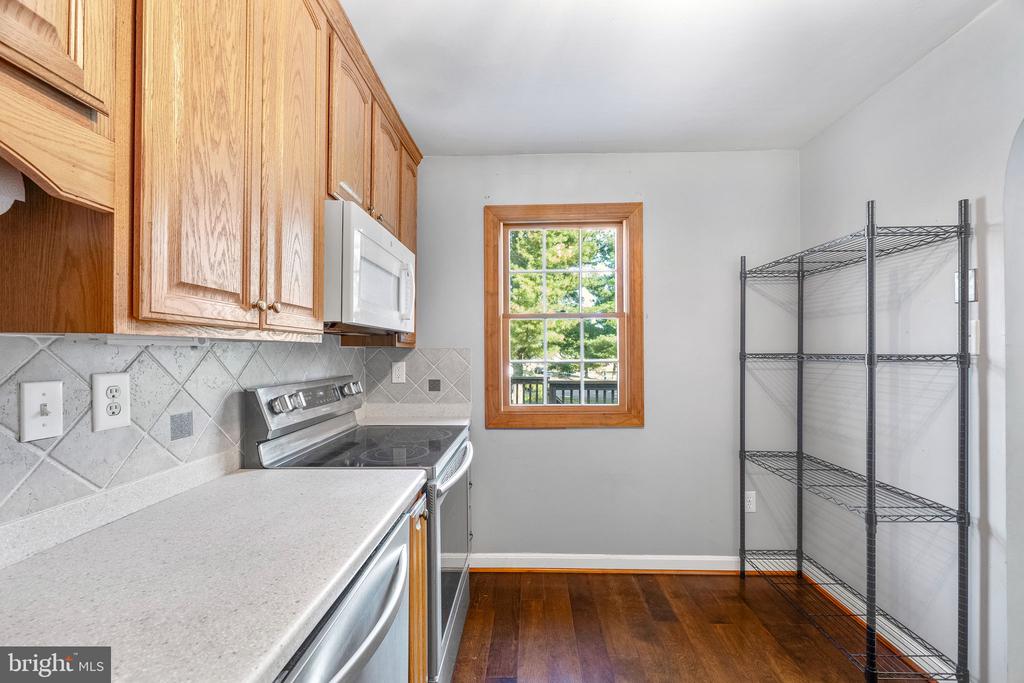 1195 ANNIS SQUAM HARBOUR