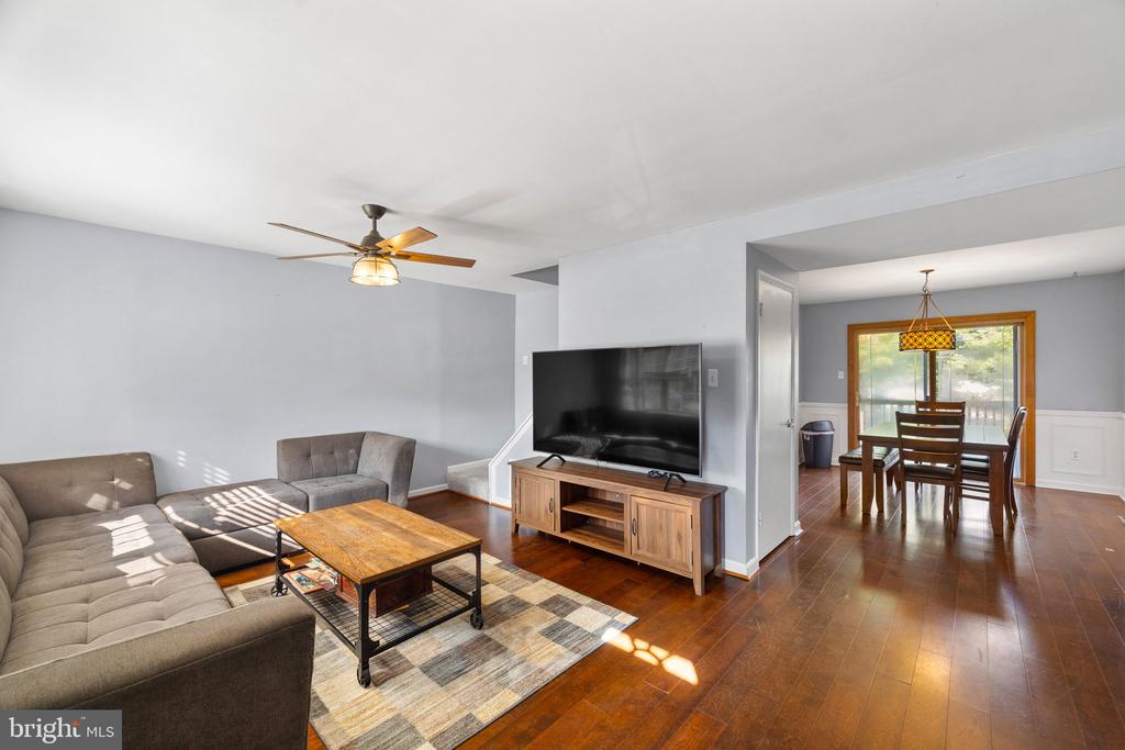 1195 ANNIS SQUAM HARBOUR