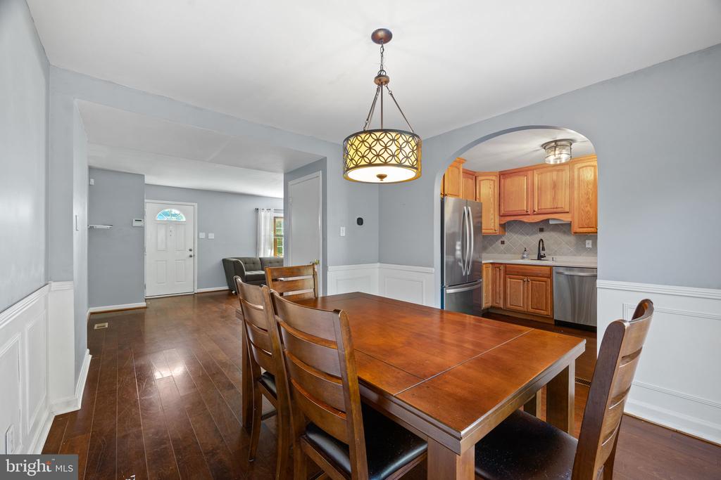 1195 ANNIS SQUAM HARBOUR