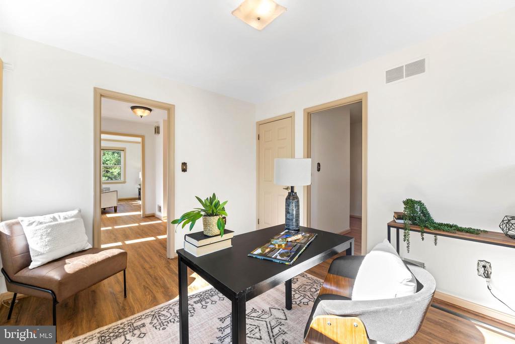 300 Windfern Ct