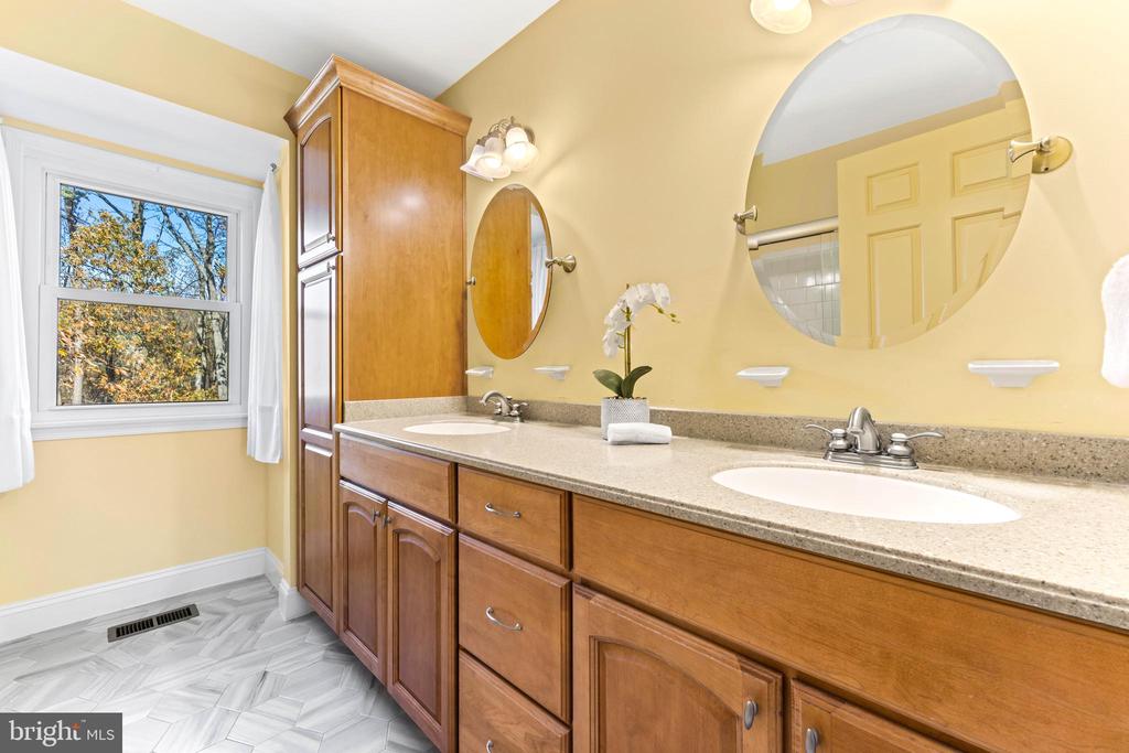 300 Windfern Ct