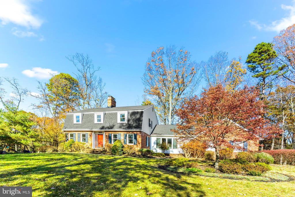 300 Windfern Ct