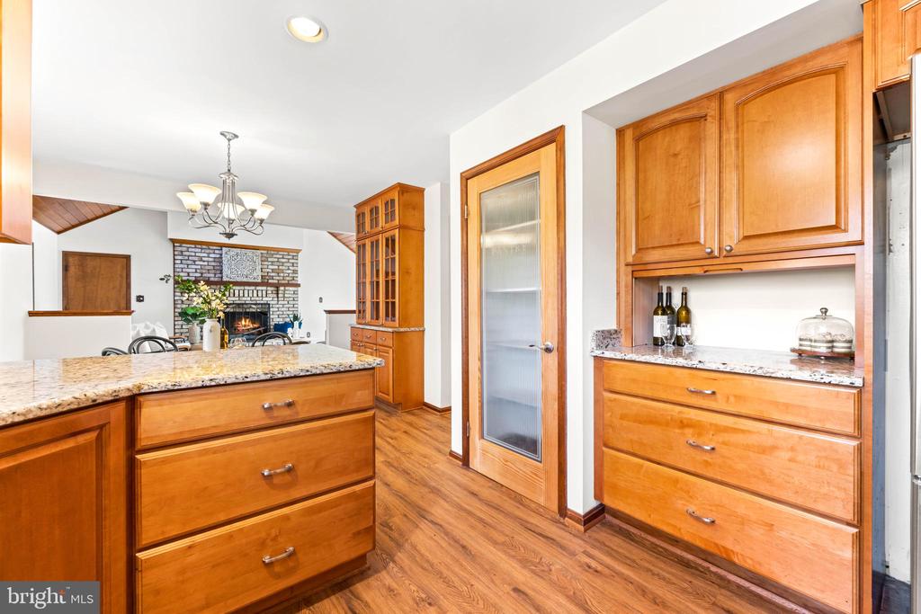 300 Windfern Ct