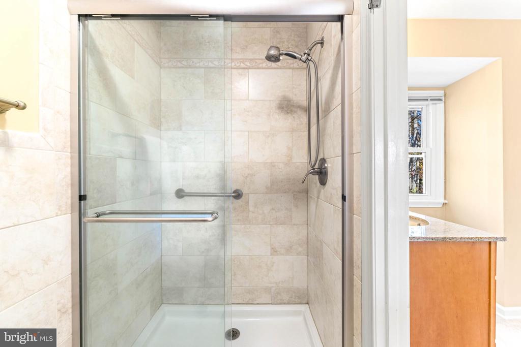 300 Windfern Ct